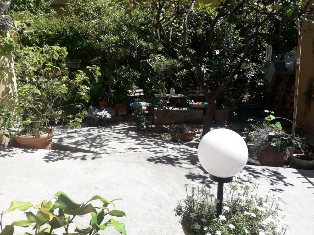 Villa La Clemente Мантон Екстер'єр фото